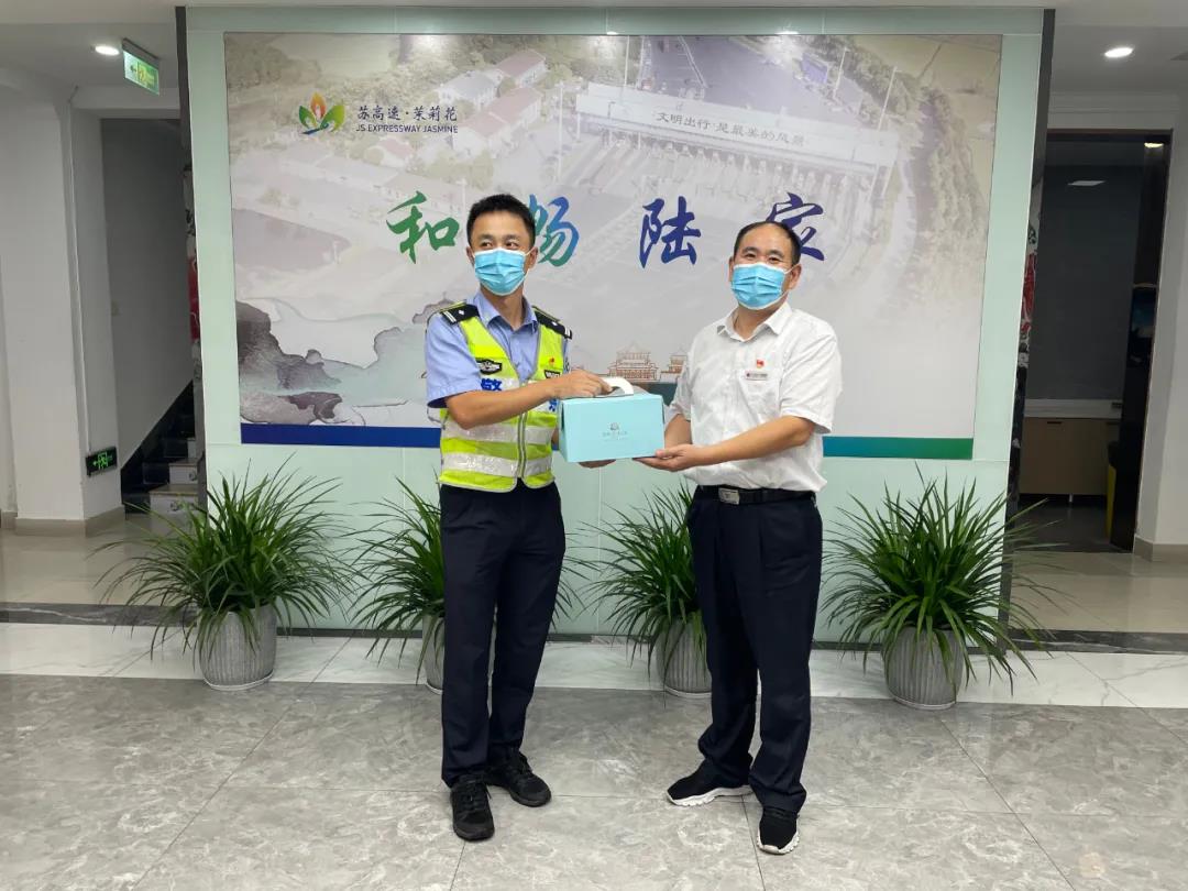 1635933418562042094.jpg 1635933418562042094.jpg