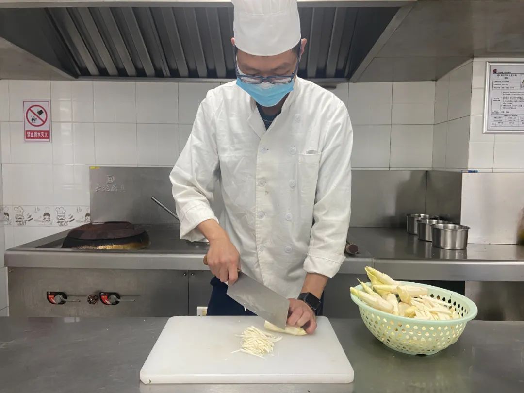 1656043088633067316.jpg 1656043088633067316.jpg